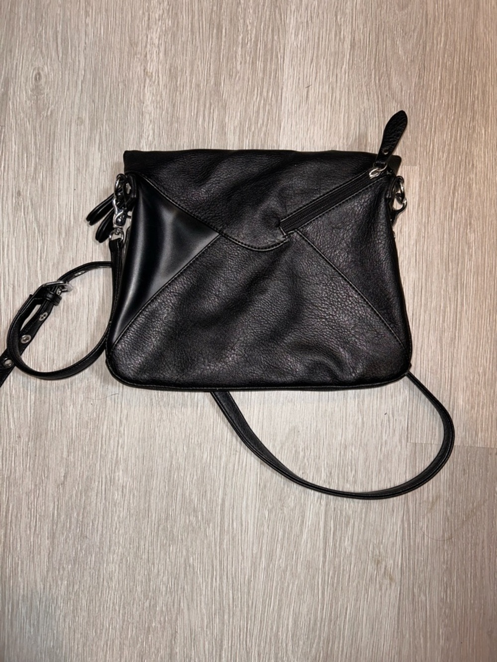 Amelie Galanti Flap Over Pockets Magnet crossbody bag